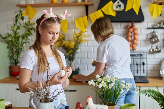 Co jest związane z Wielkanocą i dlaczego tak wiele tradycji przetrwało do dziś?