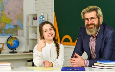 Ile zarabia lektor w szkole językowej?