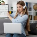 Jaki jest najlepszy kurs angielskiego online dla osób chcących przełamać barierę językową?