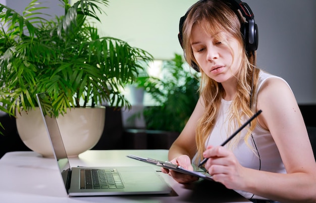 Kiedy nauka zdalna wróci do polskich szkół?