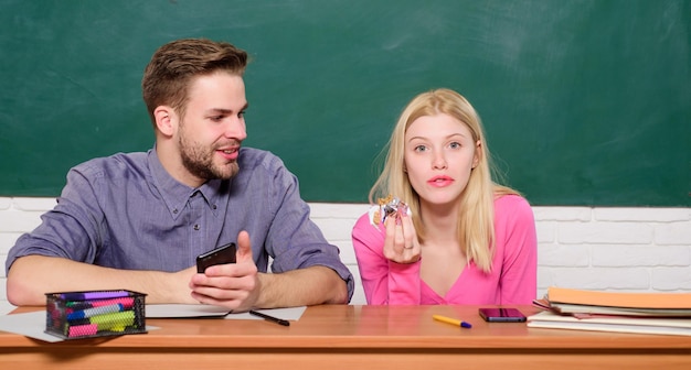 Kto może mieć indywidualny tok nauczania i w jakich sytuacjach jest to możliwe?