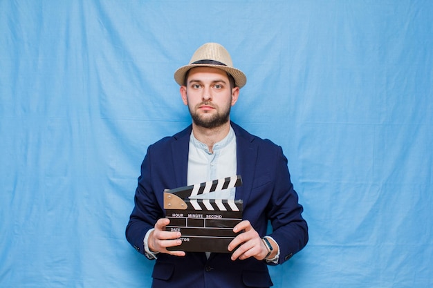 Ile zarabia lektor za film i od czego to zależy?