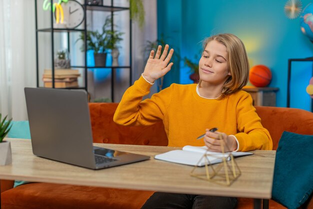 Jak długo trwa typowa lekcja zdalna w polskich szkołach?