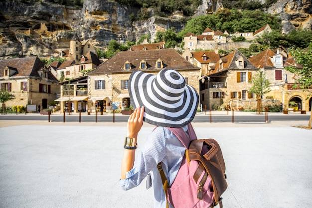 Jakie miejsca które warto zobaczyć w Europie skrywają mniej oczywiste atrakcje?