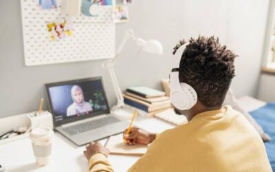Jak prowadzić zajęcia online w angażujący sposób?