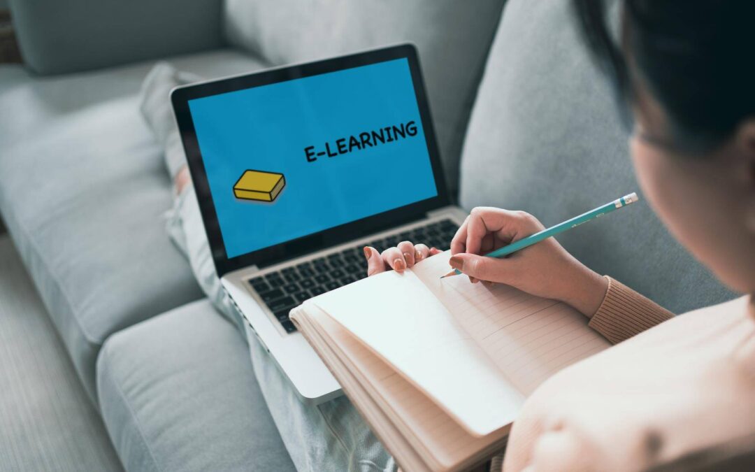 Studia e-learning na czym polegają i jak wyglądają zajęcia online?