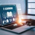 Co to jest platforma e-learningowa i jak działa?